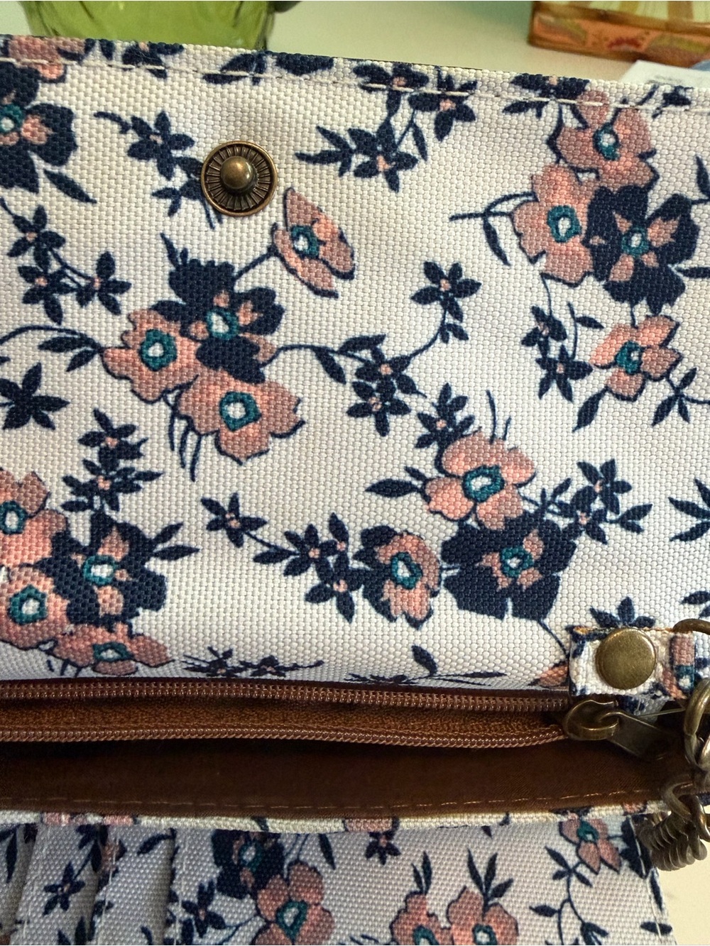 NWOT Vans Brown Leather Crossbody Clutch with Chain Strap - Picture 5 of 6